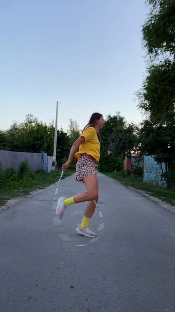 Туториал. Уровень Про: супер эффектная концовка #скакалка #jumprope #skipping #трюкисоскакалкой смотреть онлайн