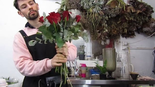 Rose and Eucalyptus Bouquet - Adam The Flower Man - How to смотреть онлайн