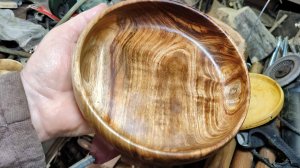 Конфетница своими руками из камфорного лавра, на токарном станке.