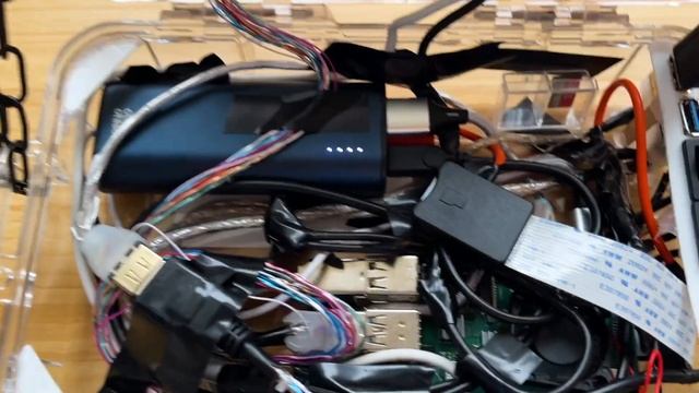 My DIY Mini Laptop Running Windows 98! смотреть онлайн