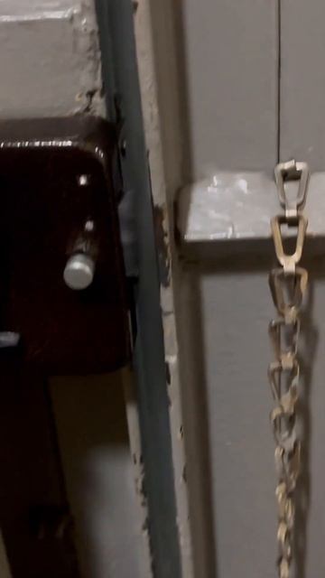 Закрой за мною дверь я ухожу смотреть онлайн