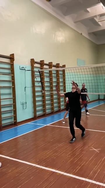 Базовая техничка, учимся держать мяч 🏐 #волейбол #ярцево #АзбукаСпорта #volleyballtraining смотреть онлайн