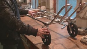 Сделал тележку для байдарки и не только. Без неё теперь на сплавы не хожу.