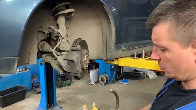 Почему течёт сальник левого привода VOLVO? смотреть онлайн