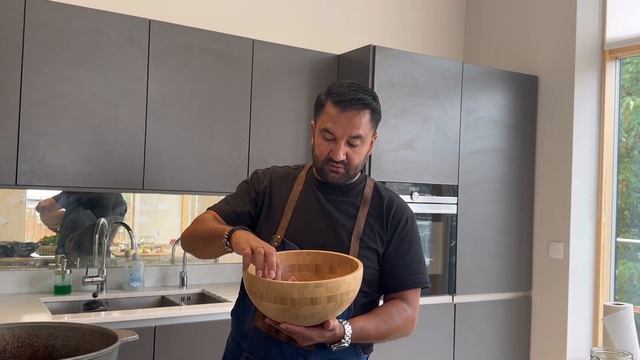 ЧУПОНЧА- жареная баранина по Узбекски в Лондоне | CHUPONCHA - roast lamb Uzbek style in London смотреть онлайн