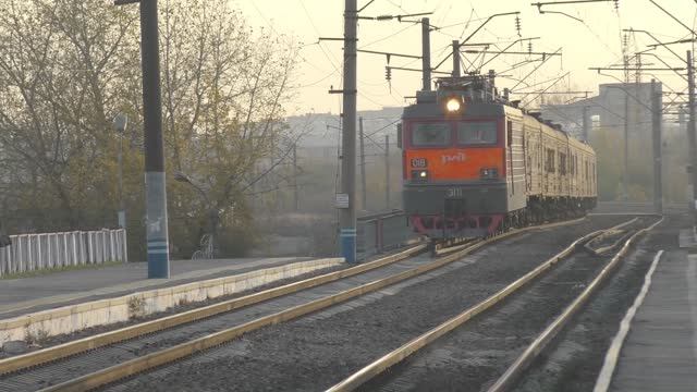 Поезда России на платформе "Студенческая" в Красноярске | Железная дорога в Сибири смотреть онлайн