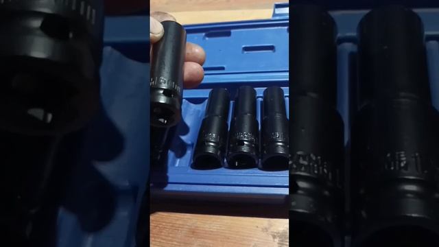 Купили ударные головки для гайковерта. Гайковерт в следующем видео. Ссылка в описании смотреть онлайн