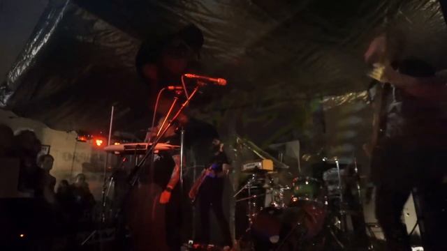 Planet of the Dead - Escape from Smiths Grove , Directive IV , Walk the Earth - Live смотреть онлайн