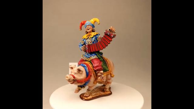 Скоморох с гармошкой на свинье смотреть онлайн