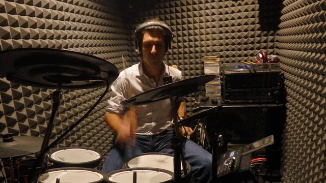 MQ the long train running drum cover смотреть онлайн