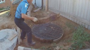 Заливка крышки сразу на колодец.Септик из бетонных колец своими руками.