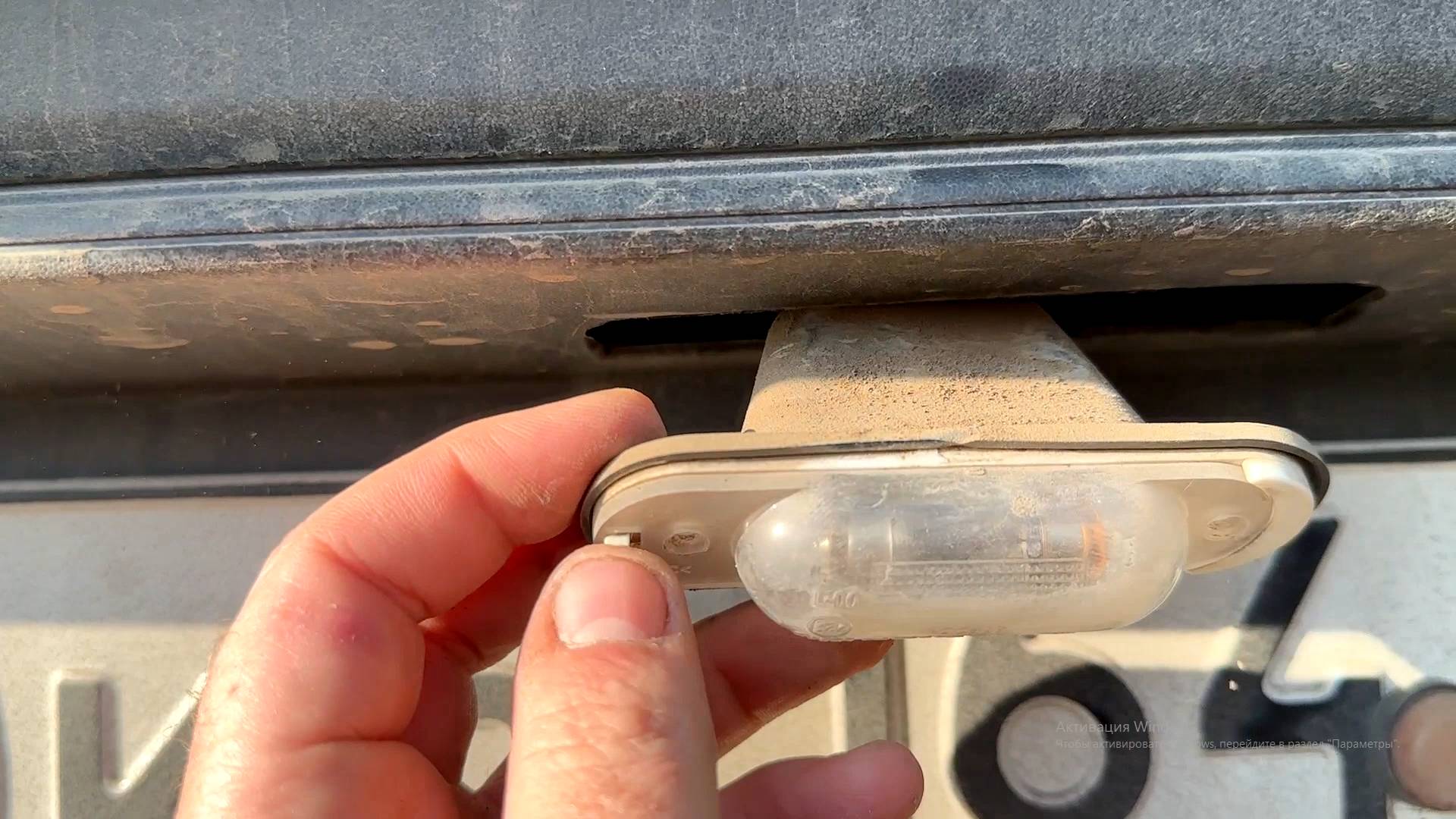 Замена ламп подсветки номерного знака на Ниве Шевроле смотреть онлайн