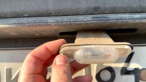 Замена ламп подсветки номерного знака на Ниве Шевроле