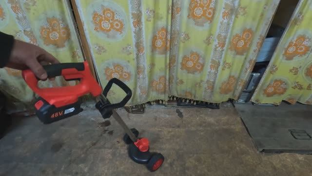 Купил себе аккумуляторный садовый триммер смотреть онлайн