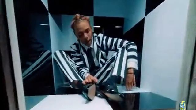 Sofaygo Knock Knock (OFFICIAL VIDEO) смотреть онлайн