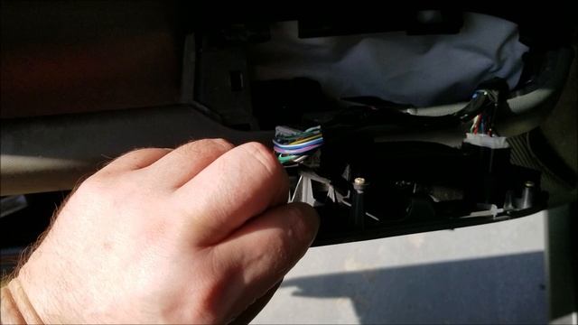 Window Switch Replacemnet In A 2006 Honda Element смотреть онлайн