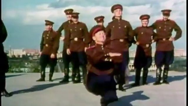 Soviet Red Army dancing to the Microsoft Windows XP Installation Music смотреть онлайн
