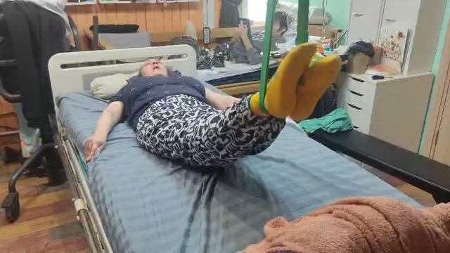у Оли начали двигаться ноги! смотреть онлайн