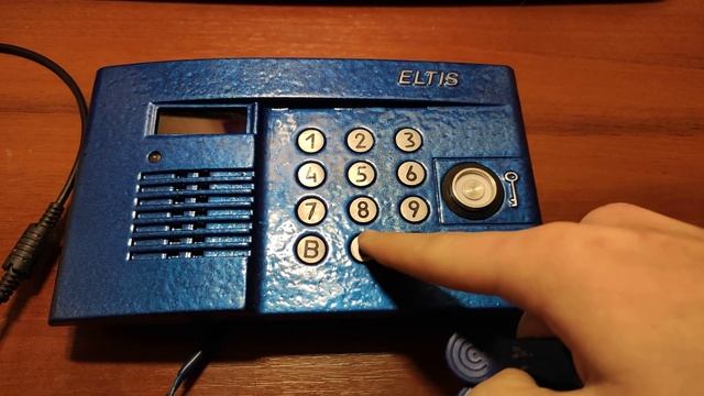 Домофон ELTIS ЦП100-Т | Баг со считывателем. смотреть онлайн