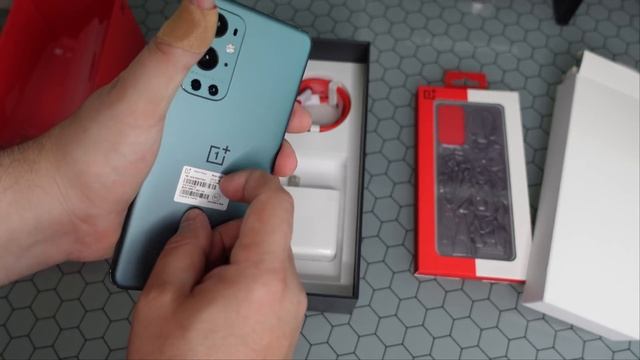 OnePlus 9 Pro Pine Green First Look смотреть онлайн