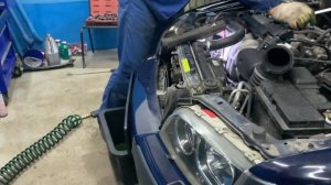 Превосходный Вольво S40 2001 года - замена ремня ГРМ на моторе 1,8.