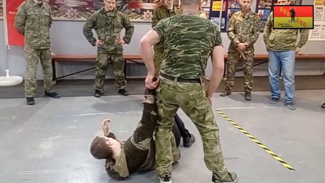 Защита и атака с ножом