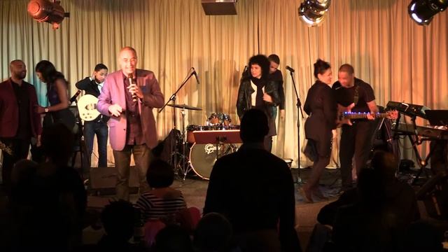 Glenn Robertson, Sammy Webber, Donveno Prins, Ian Smith, Adelia Patricia Douw смотреть онлайн