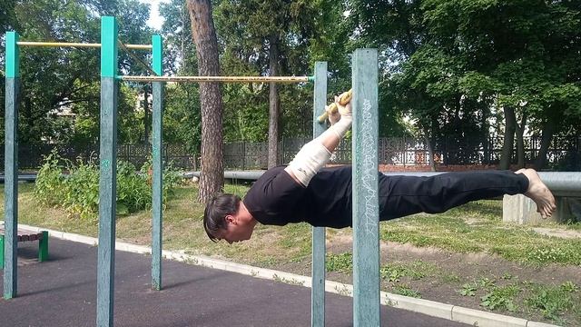 Продержал ласточку минуту (задний горизонт, воркаут, ласточка, силовые, статика) смотреть онлайн