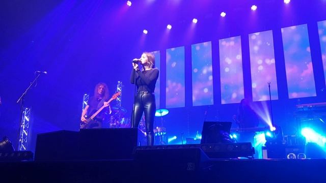 Dreams - Fleetwood Mac - by The Classic Rock Show 2020 Live @Crawley смотреть онлайн