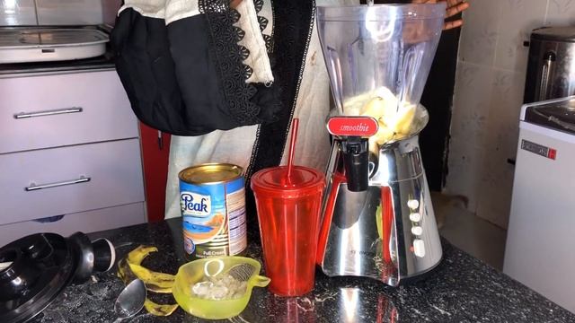 How to make the easiest smoothie with just banana and milk🥛🍌 смотреть онлайн