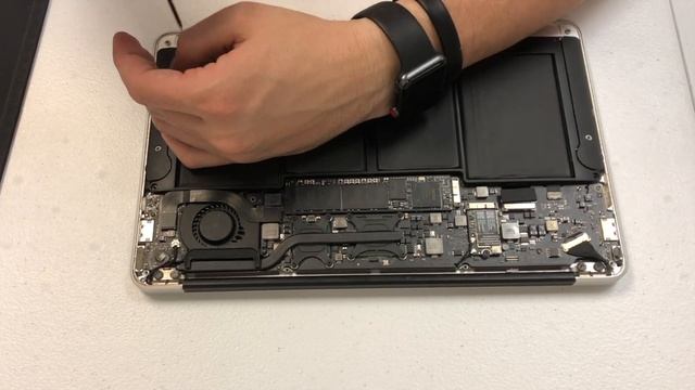 MACBOOK AIR Battery Replacement смотреть онлайн