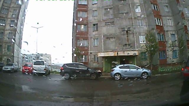 Уличный таран или польза видеорегистратора! смотреть онлайн