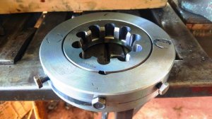 Заготовка для плашкодержателя, под резьбу М72х1,5. Радиальное сверление на токарном станке.