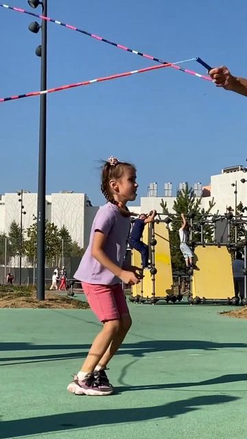 Дочь Диана #скакалка #skiprope #skipping #skippingfun #какпрыгатьнаскакалке #прыжкинаскакалке #дети смотреть онлайн