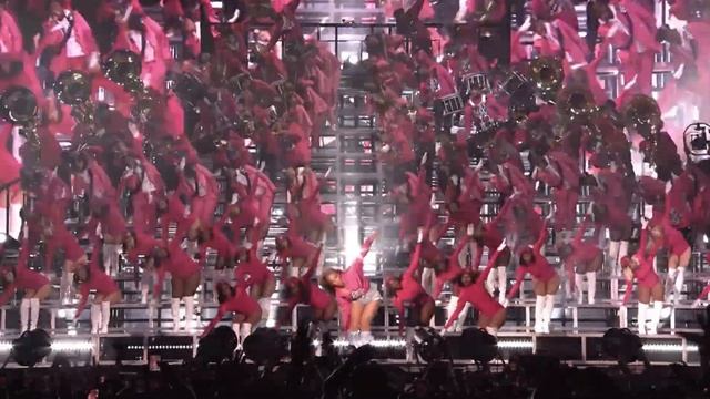 Beyoncé - Diva/Everybody Mad (Homecoming) [LIVE] смотреть онлайн