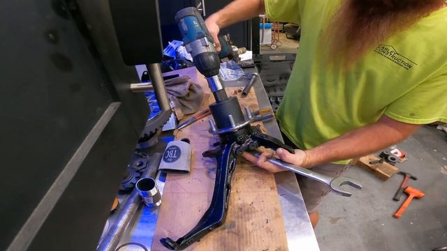 How to Install Front Wheel Bearings On a 92-01 Honda Prelude and Adjustable Upper Ball Joints! смотреть онлайн