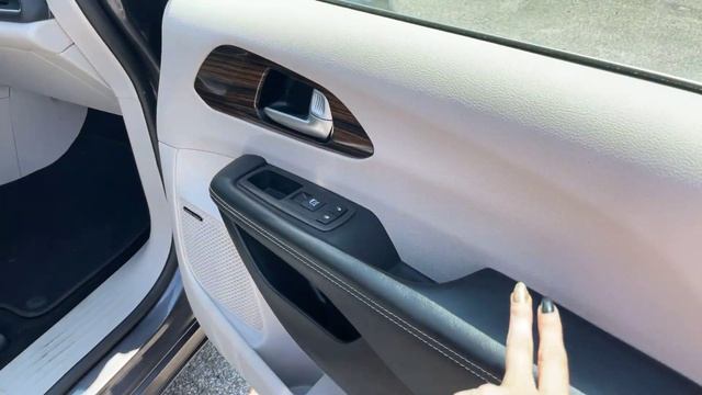2022 Chrysler Pacifica Limited смотреть онлайн