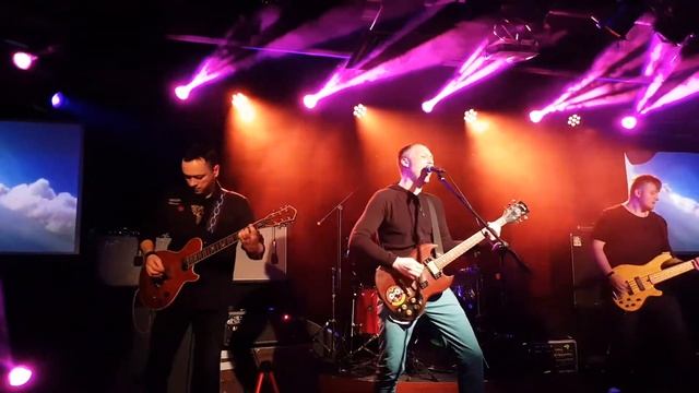 Джая Кришна Чайтанья / Небо здесь / Микс клуб "16 тонн" - клуб "Лес" смотреть онлайн