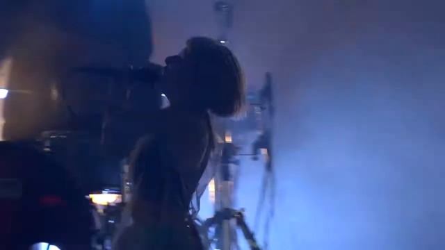 Aurora - Running With The Wolves (Live at Gurten Festival) смотреть онлайн