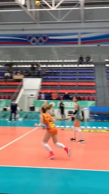 Крутой розыгрыш 🔥#волейбол #volleyball смотреть онлайн