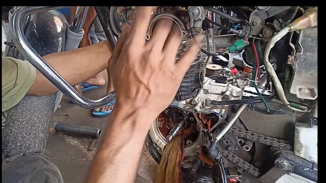 Bajaj Platina or Ct100 bike timing chain fitting full jankari ke sath смотреть онлайн
