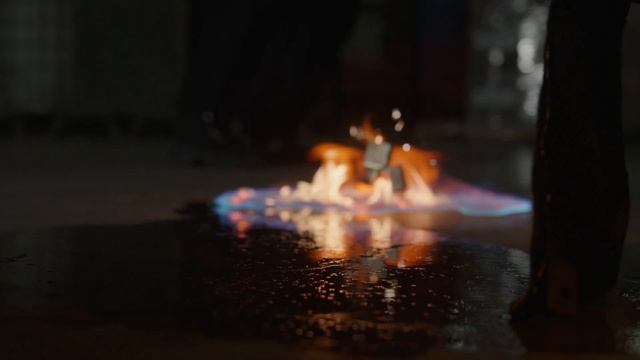 Athena Saves Amir with Some Thrilling Heroics - 9-1-1 смотреть онлайн