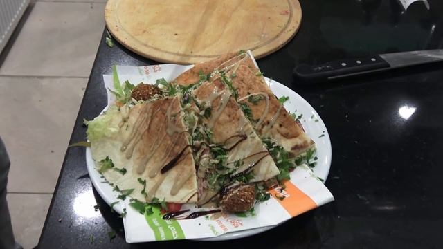 Falafel Sandwich Wraps - Delicious Middle Eastern Street Food in Istanbul смотреть онлайн