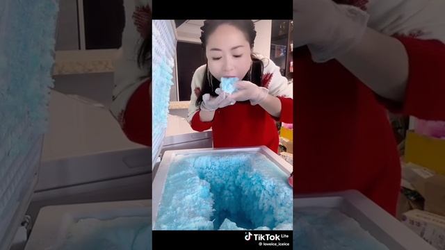 съедение голубого снега из морозилки смотреть онлайн