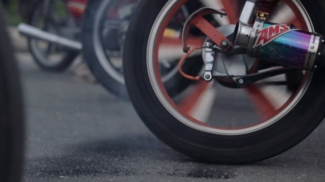 SKP - Splash Weh Official Video смотреть онлайн