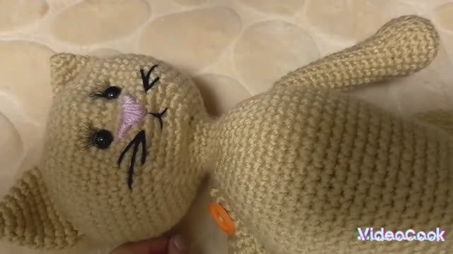 Как связать кошечку в стиле тильда. часть 3. (оформление мордочки, пришивание деталей.) смотреть онлайн