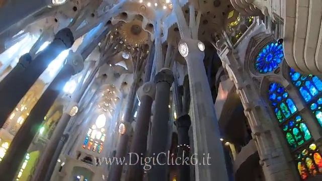 Sagrada Familia смотреть онлайн