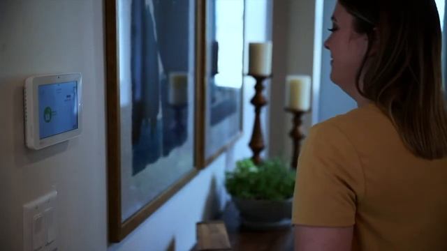ADT UK | The award-winning ADT Smart Home System IQ2 - 2 Min Commercial (2021) смотреть онлайн