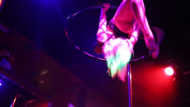 CENTREFOLD LOUNGE | Vicky Aisha AERIAL HOOP SHOW смотреть онлайн