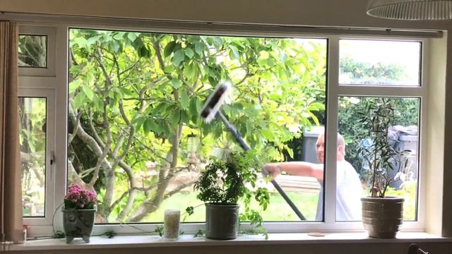 A beginners guide to cleaning windows with a water fed pole смотреть онлайн